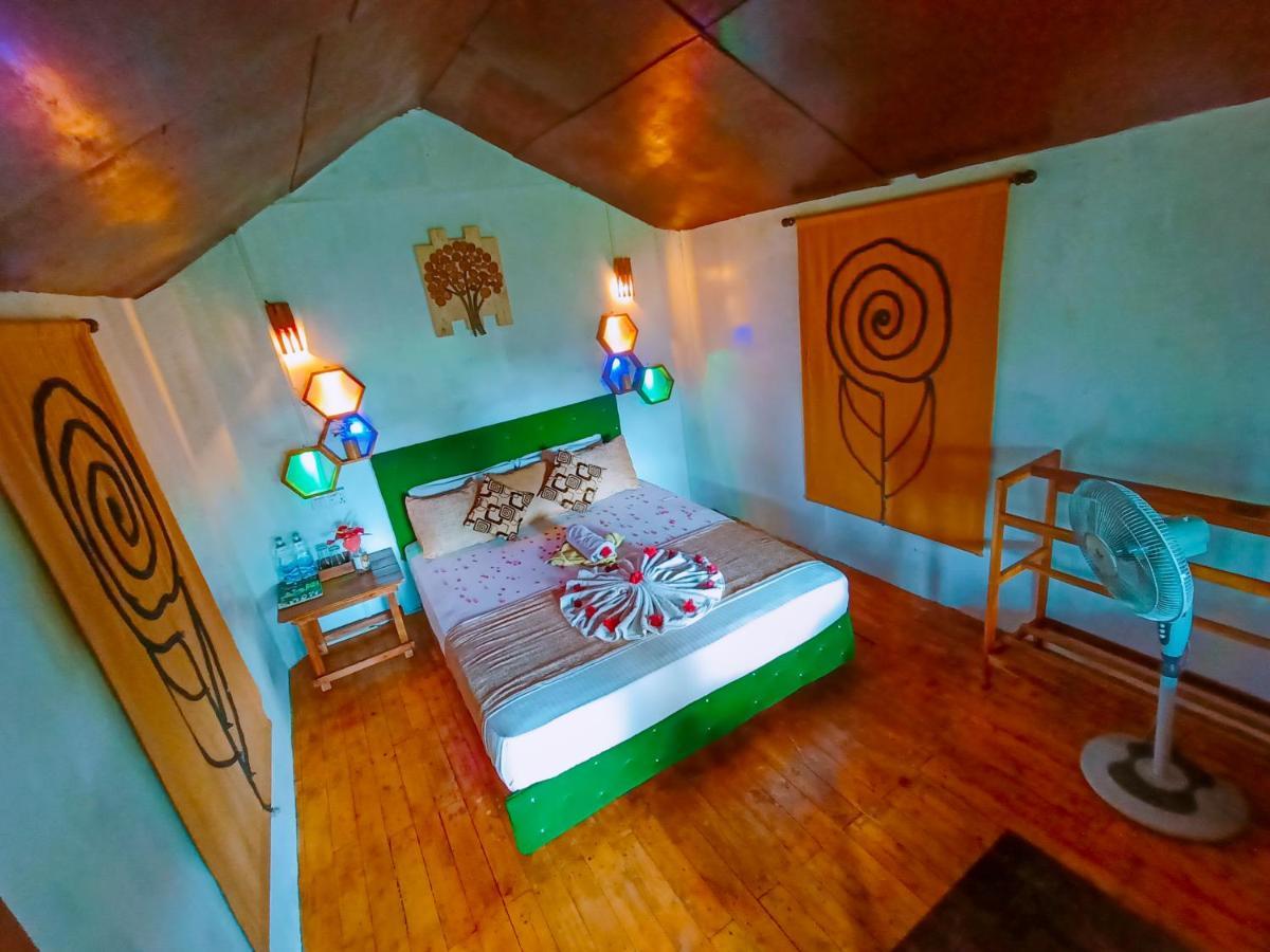 Experience The Comforts Of An Amazing Treehouse Сігірія Екстер'єр фото