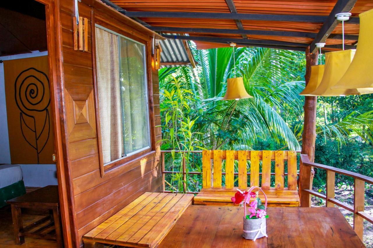 Experience The Comforts Of An Amazing Treehouse Сігірія Екстер'єр фото