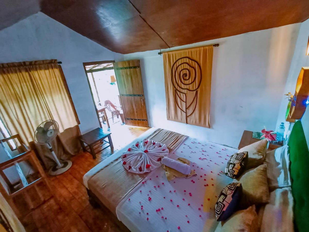 Experience The Comforts Of An Amazing Treehouse Сігірія Екстер'єр фото